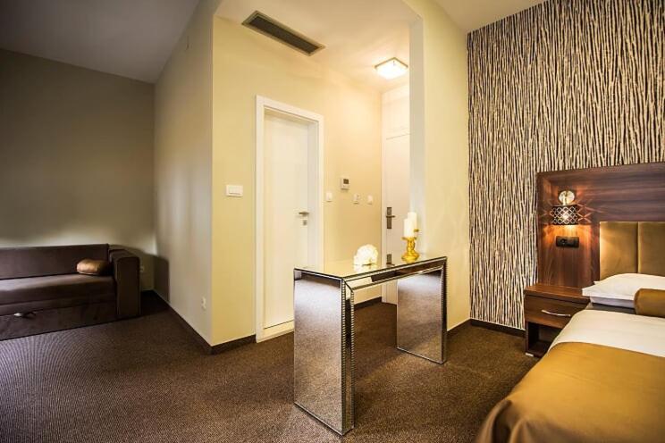 Central Luxury Rooms Omiš Екстериор снимка