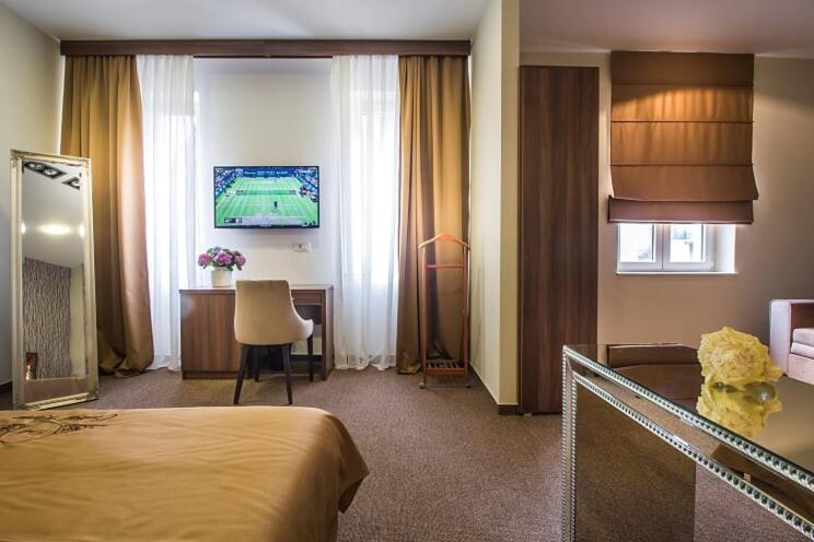 Central Luxury Rooms Omiš Екстериор снимка